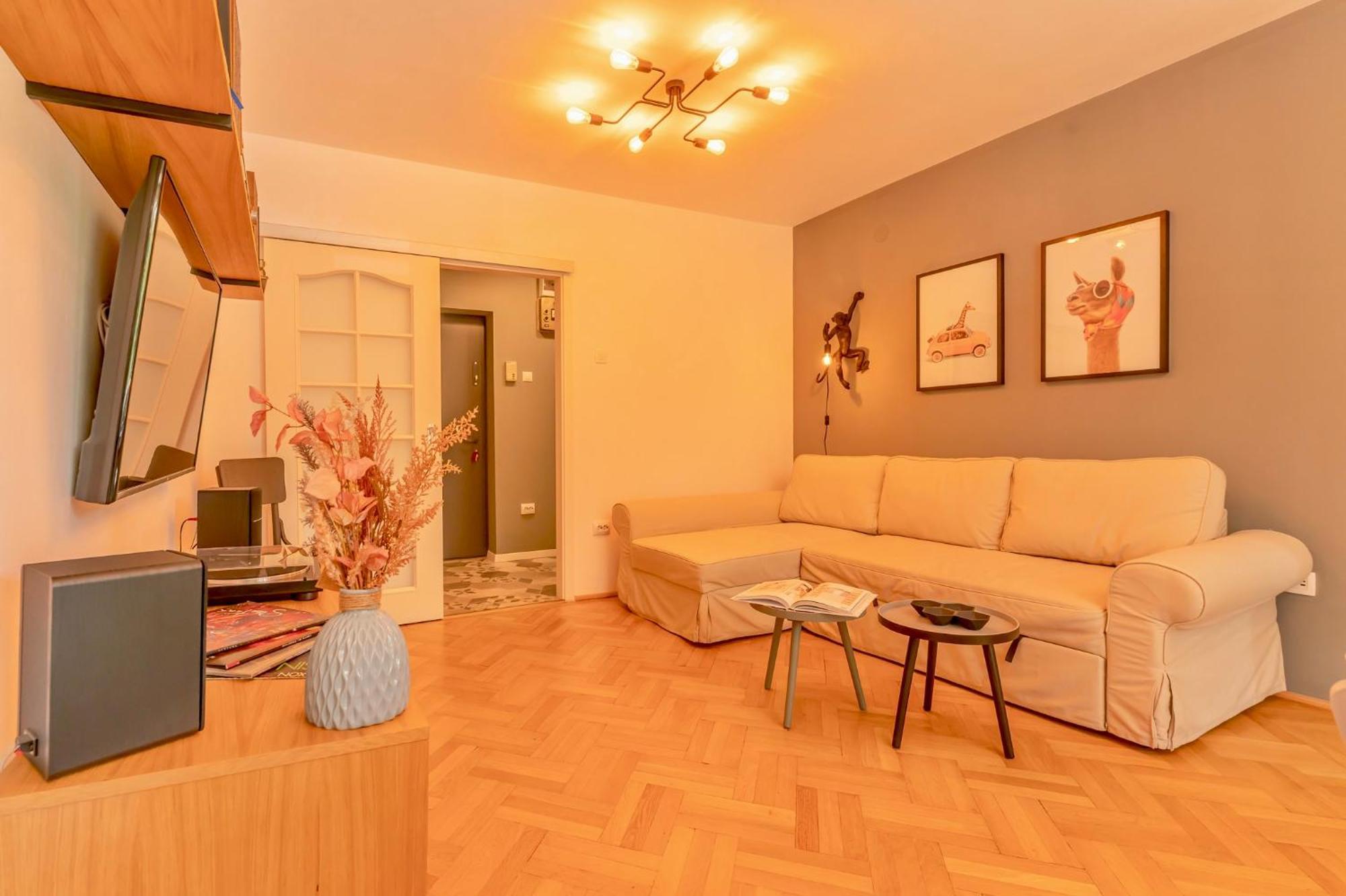 Castanilor 6 - Hip Industrial Apartment Close To City Centre Braşov Exterior foto